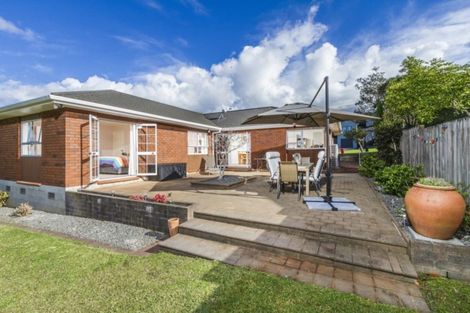 Photo of property in 8 Highwood Grove, Torbay, Auckland, 0630