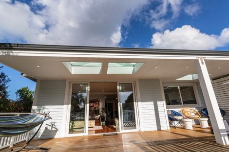 Photo of property in 16 Tisdall Street, Karori, Wellington, 6012