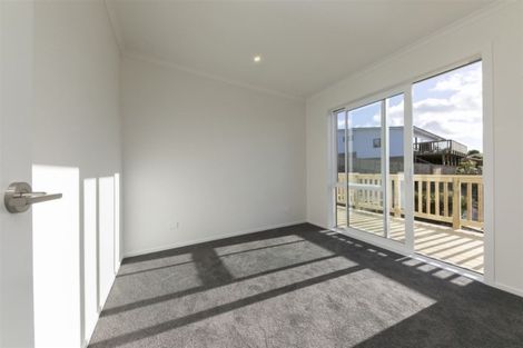 Photo of property in 11 Rauta Way, Helensville, 0800