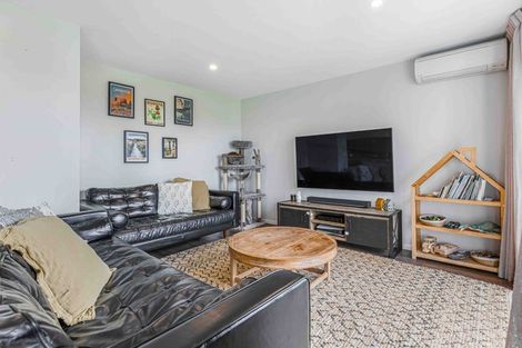 Photo of property in 17 Irving Place, Hobsonville, Auckland, 0616