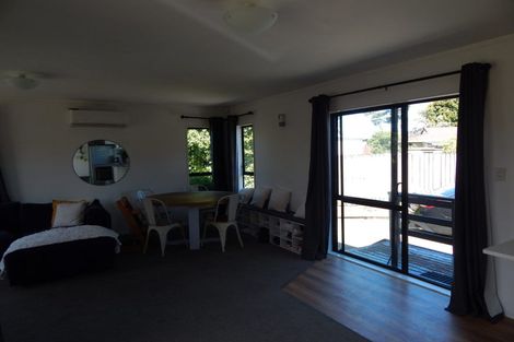 Photo of property in 7 Birdwood Road, Swanson, Auckland, 0612