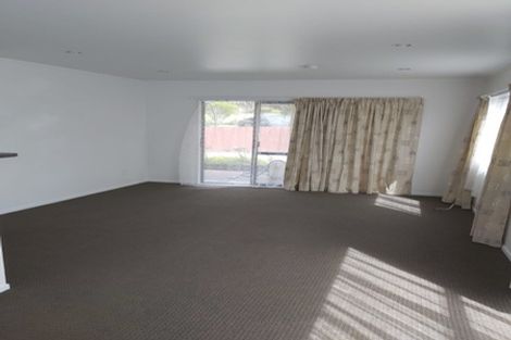 Photo of property in 6 Rickards Place, New Lynn, Auckland, 0600