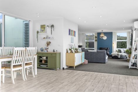 Photo of property in 15 Magnolia Rise, Waipahihi, Taupo, 3330