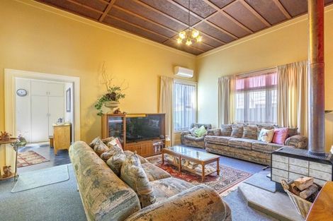 Photo of property in 89 High Street, Waipawa, 4210