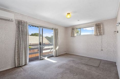 Photo of property in 427 Memorial Avenue, Burnside, Christchurch, 8053