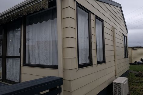 Photo of property in 13 Gloaming Place, Conifer Grove, Takanini, 2112