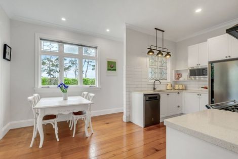 Photo of property in 17 Griggs Road, Whitford, Howick, 2571