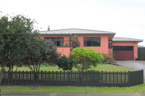 Photo of property in 111 Mayfair Avenue, Whangamata, 3620