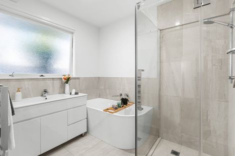 Photo of property in 229 Memorial Avenue, Burnside, Christchurch, 8053