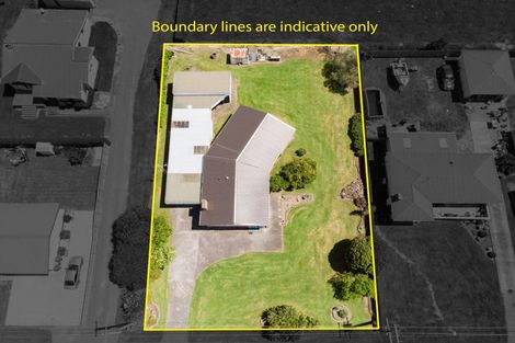 Photo of property in 63 Pipiroa Road, Ngatea, 3503