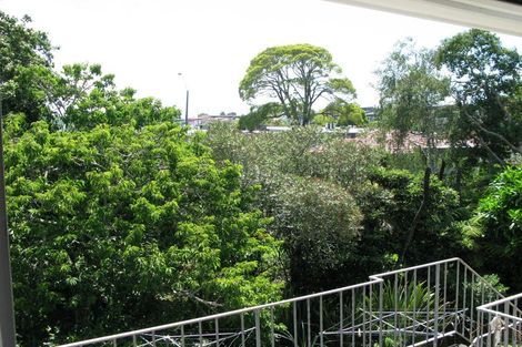 Photo of property in 1/15a Oates Road, Glen Eden, Auckland, 0602