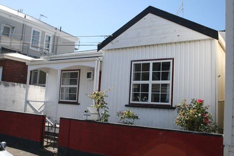 Photo of property in 4 Howard Street, Mount Cook, Wellington, 6021