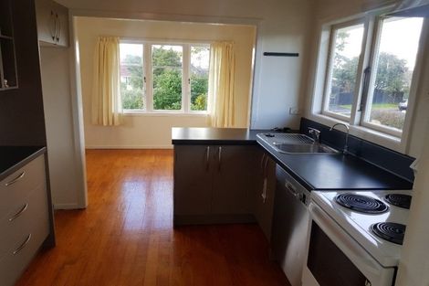 Photo of property in 42 Durham Street, Te Atatu Peninsula, Auckland, 0610