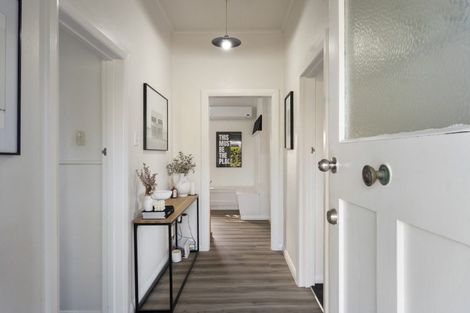 Photo of property in 33 Featherston Street, Takaro, Palmerston North, 4412