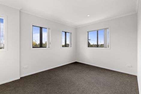 Photo of property in 2/9 Marlene Avenue, Te Atatu South, Auckland, 0610