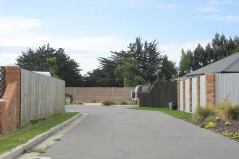 Photo of property in 14 Parkinson Place, Woodend, 7610