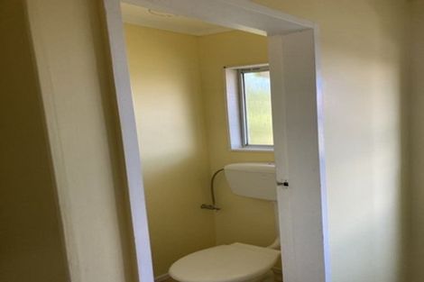 Photo of property in 8a Longcroft Terrace, Newlands, Wellington, 6037