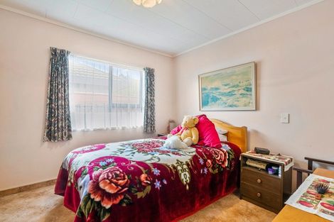 Photo of property in 24 Easton Way, Levin, 5510