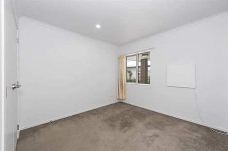 Photo of property in 210 Saint James Drive, Huntington, Hamilton, 3210