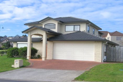 Photo of property in 2 Gilnockie Close, East Tamaki Heights, Auckland, 2016