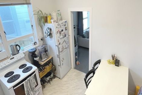 Photo of property in 82 Rolleston Street, Mount Cook, Wellington, 6021