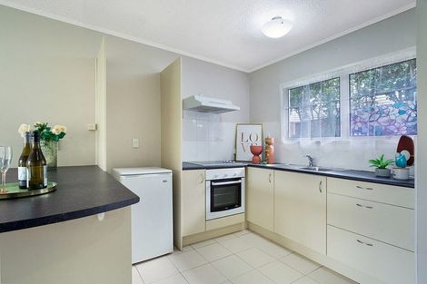 Photo of property in 2/26 Kohekohe Street, New Lynn, Auckland, 0600