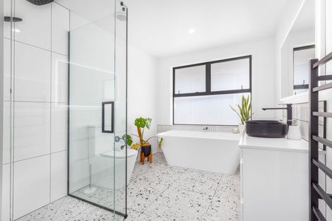 Photo of property in 94 Kotare Street, Waikanae, 5036