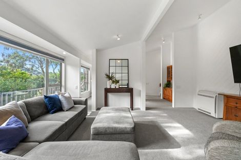 Photo of property in 7 Woodford Way, Crofton Downs, Wellington, 6035