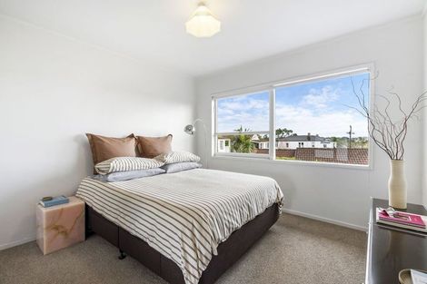Photo of property in 4/134 Calliope Road, Stanley Point, Auckland, 0624