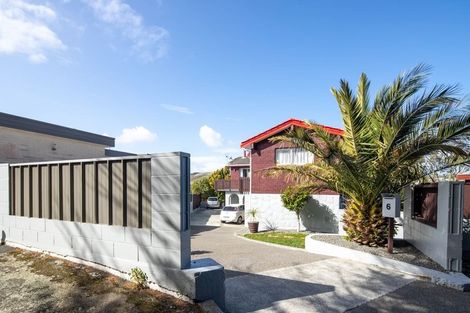 Photo of property in 6 Tree Top Lane, Paparangi, Wellington, 6037