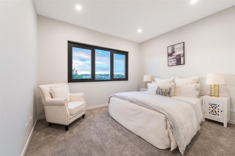 Photo of property in 25 Whakairo Crescent, Gulf Harbour, 0930