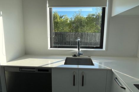 Photo of property in 1/110 Kervil Avenue, Te Atatu Peninsula, Auckland, 0610