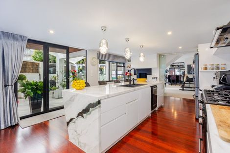 Photo of property in 3 Holyoake Place, Chatswood, Auckland, 0626