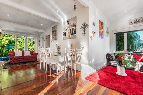 Photo of property in 1/10 Marsh Avenue, Forrest Hill, Auckland, 0620