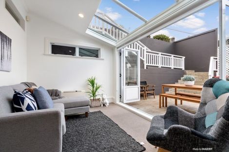 Photo of property in 41 Waru Street, Khandallah, Wellington, 6035