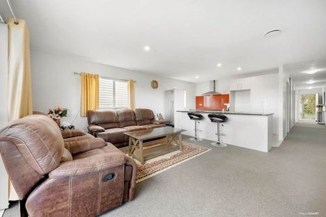 Photo of property in 30 Popokatea Drive, Takanini, 2112