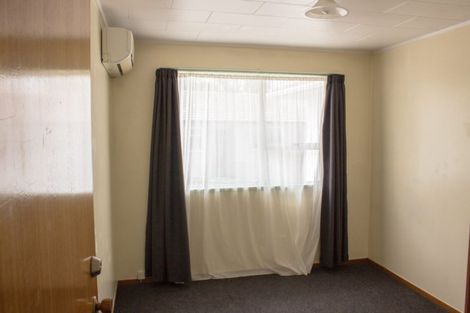 Photo of property in 27 Pipitea Place, Massey, Auckland, 0614