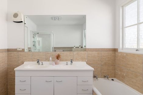 Photo of property in 18 Delaware Crescent, Russley, Christchurch, 8042