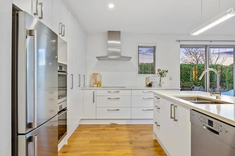 Photo of property in 40 Pentonville Close, Westmorland, Christchurch, 8025