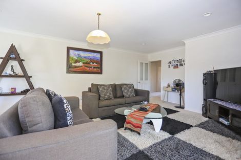 Photo of property in 25 Meadowviews Drive, Welcome Bay, Tauranga, 3112