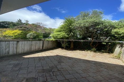 Photo of property in 21f7 Collins Avenue, Tawa, Wellington, 5028