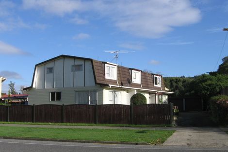Photo of property in 2/1232 High Street, Taita, Lower Hutt, 5011