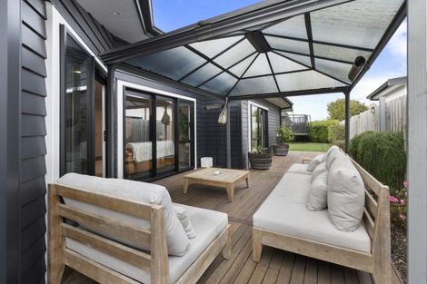 Photo of property in 36 Freedom Drive, Kelvin Grove, Palmerston North, 4414