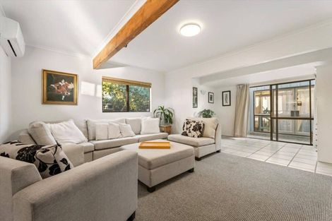 Photo of property in 988 Papamoa Beach Road, Papamoa Beach, Papamoa, 3118