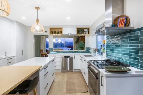 Photo of property in 11 Spinnaker Drive, Whitby, Porirua, 5024