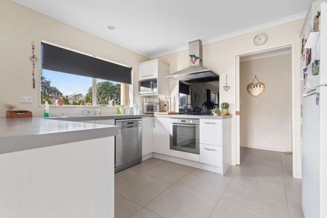 Photo of property in 40 Maesbury Close, Papamoa Beach, Papamoa, 3118