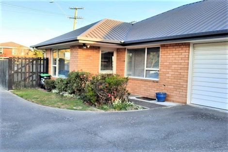 Photo of property in 52 Middlepark Road, Sockburn, Christchurch, 8042