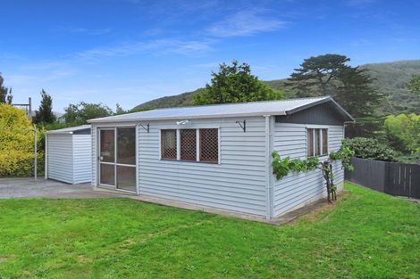 Photo of property in 82 Wood Street, Wainuiomata, Lower Hutt, 5014