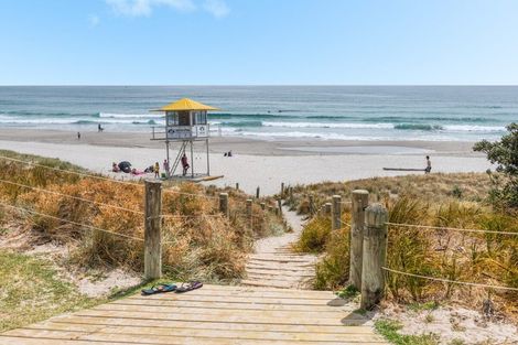 Photo of property in 154 Marine Parade, Mount Maunganui, 3116
