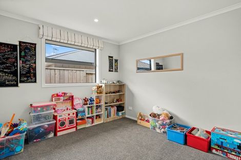 Photo of property in 10 Ponga Place, Papamoa Beach, Papamoa, 3118
